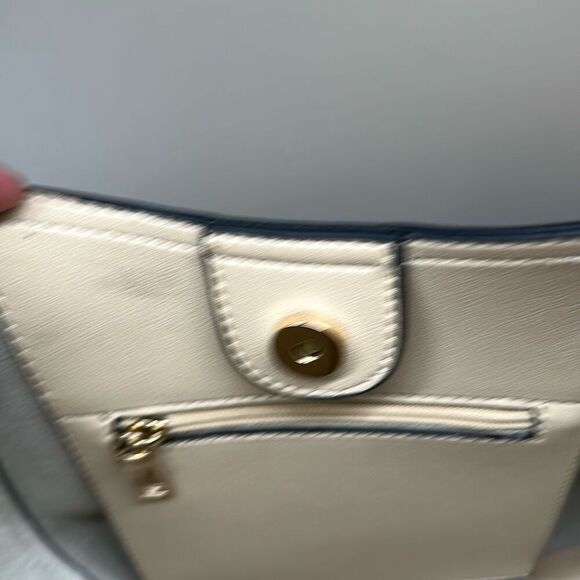 Marc New York Andrew Marc Beige Flower Cut Out Hobo Bag Purse Gold Hardware - Picture 11 of 15